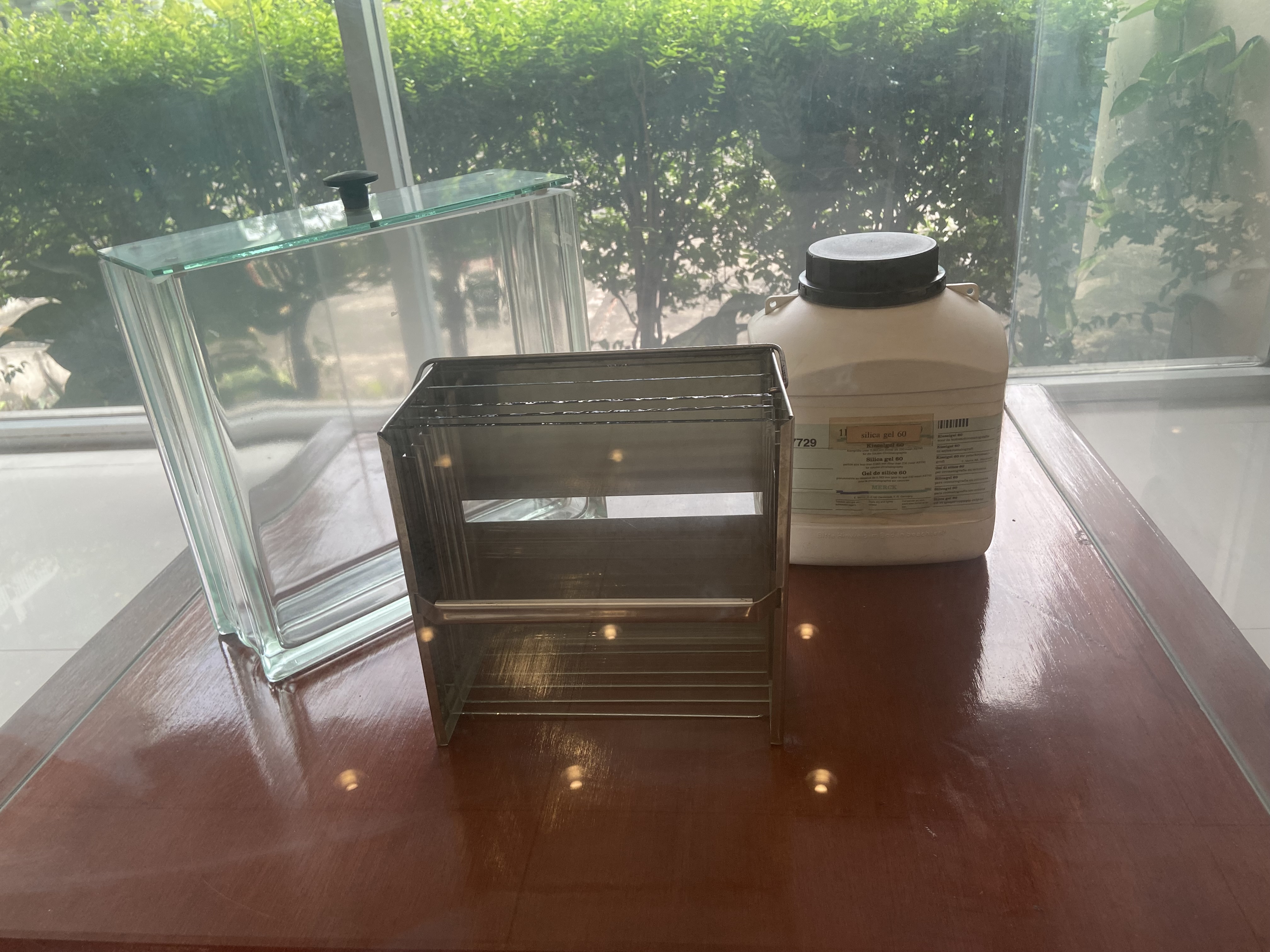 Preparative thin-layer Chromatography