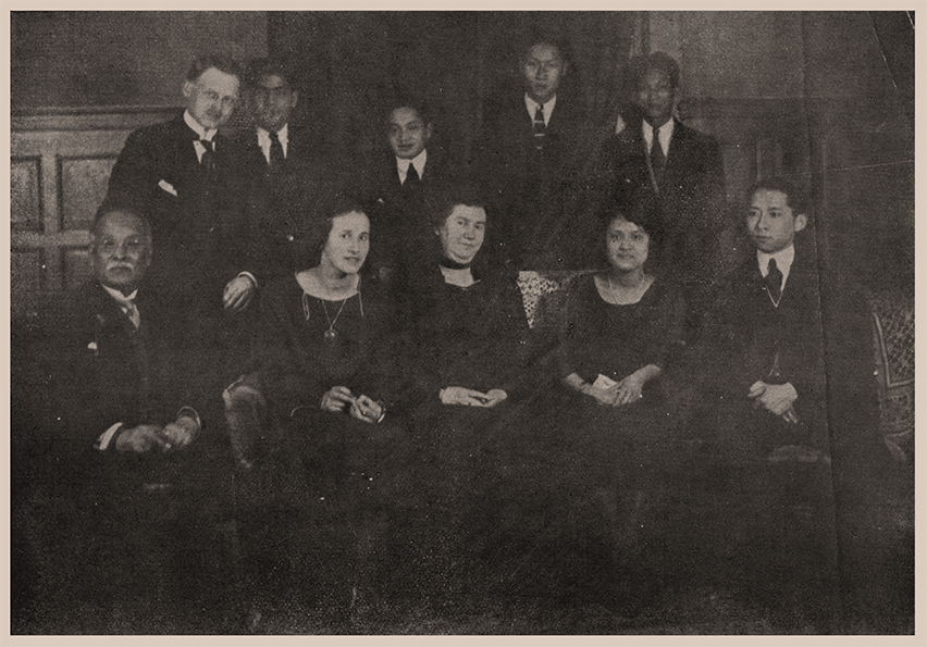 ภาพถ่ายที่ประเทศเยอรมันนี พร้อมกับสมเด็จพระราชบิดาและพระราชชนนี ภาพถ่ายที่ประเทศเยอรมันนี พร้อมกับสมเด็จพระราชบิดาและพระราชชนนี